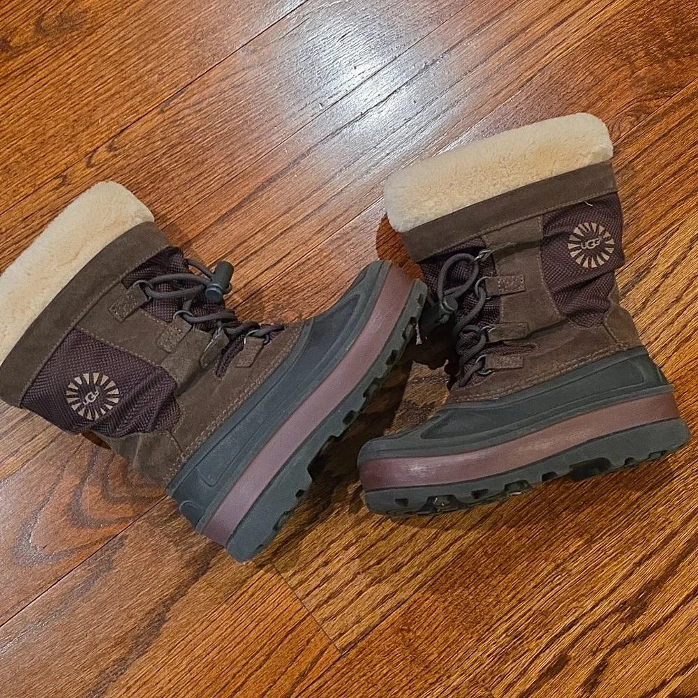 UGG Bobbey Kids Winter Boots Unisex Size 2